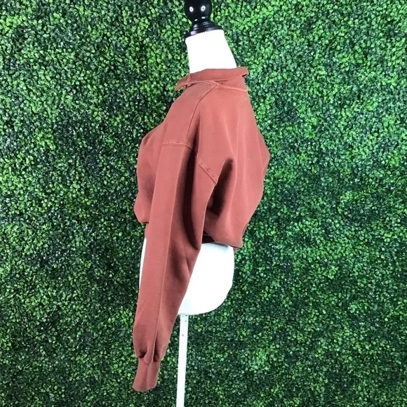 🎄Aritzia‎ rust color cropped sweater - Picture 4 of 9